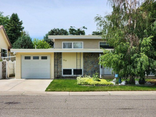 1818 Lakeside Road South, Lethbridge, AB 