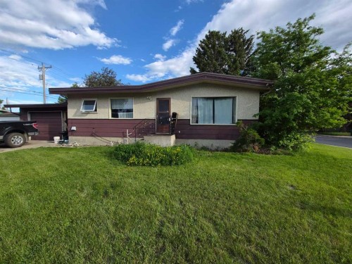 2702 8A Avenue NORTH Lethbridge, AB T1H 1E2