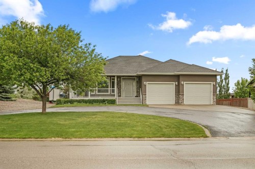 305 S 200 E  Raymond, AB T0K 2S0