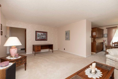 2209 8A Avenue South, Lethbridge, AB 