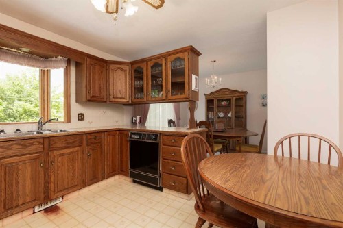 2209 8A Avenue South, Lethbridge, AB 