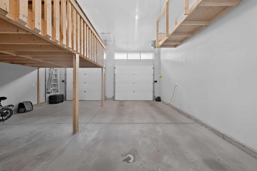 556 Sixmile Crescent South, Lethbridge, AB 