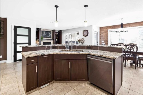 556 Sixmile Crescent South, Lethbridge, AB 