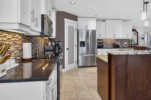 556 Sixmile Crescent South, Lethbridge, AB 