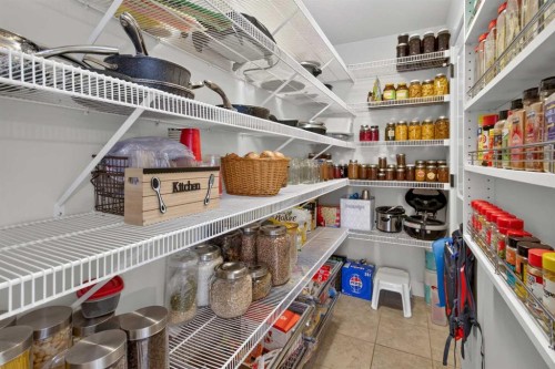 556 Sixmile Crescent South, Lethbridge, AB 