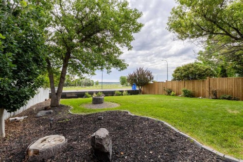 130 Chippewa Crescent West, Lethbridge, AB - Outdoor
