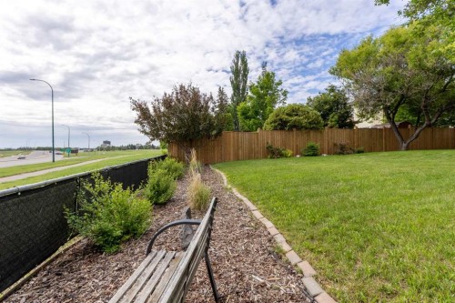 130 Chippewa Crescent West, Lethbridge, AB - Outdoor