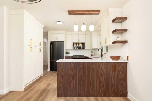 3618 Forestry Avenue South, Lethbridge, AB - Indoor Photo Showing Kitchen