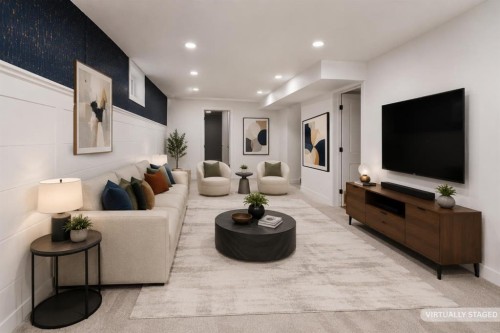 3618 Forestry Avenue South, Lethbridge, AB - Indoor Photo Showing Living Room