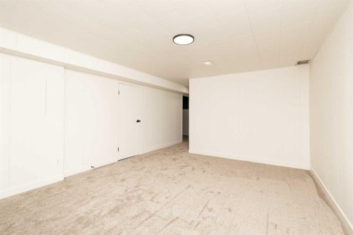3618 Forestry Avenue South, Lethbridge, AB - Indoor Photo Showing Other Room