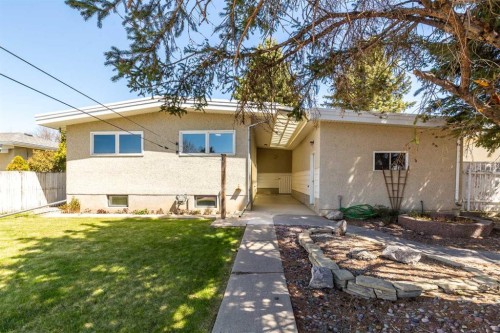 3618 Forestry Avenue South, Lethbridge, AB - Outdoor