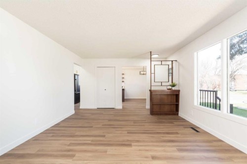 3618 Forestry Avenue South, Lethbridge, AB - Indoor Photo Showing Other Room