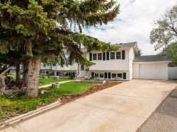 17 Pine Place Coalhurst, AB T0L 0V0