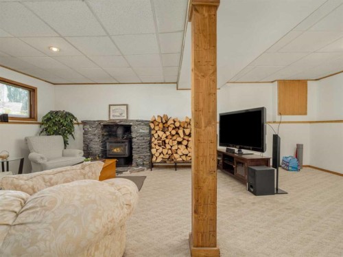 17 Pine Place, Coalhurst, AB 
