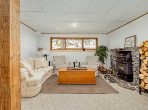 17 Pine Place, Coalhurst, AB 
