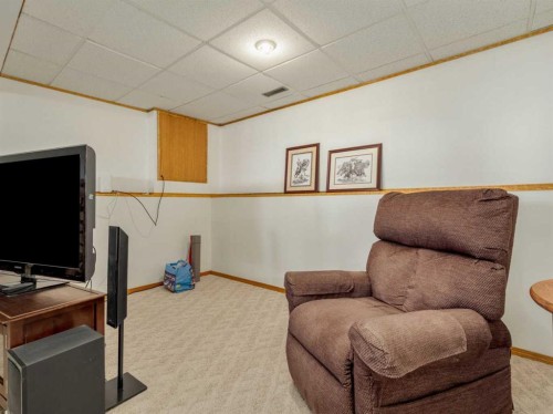 17 Pine Place, Coalhurst, AB 