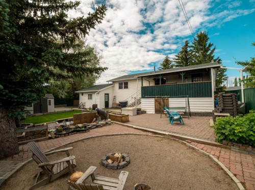 17 Pine Place, Coalhurst, AB 