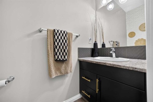 318 Twinriver Road West, Lethbridge, AB 