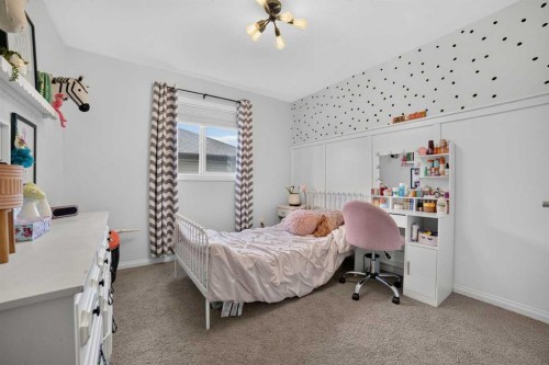 318 Twinriver Road West, Lethbridge, AB 
