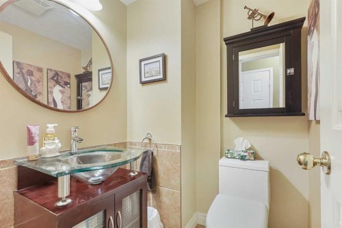 82 Sherwood Boulevard West, Lethbridge, AB 