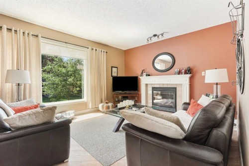 82 Sherwood Boulevard West, Lethbridge, AB 