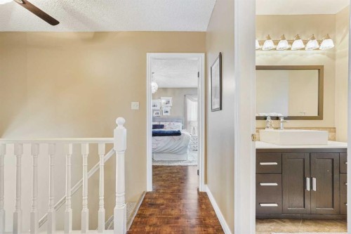 82 Sherwood Boulevard West, Lethbridge, AB 