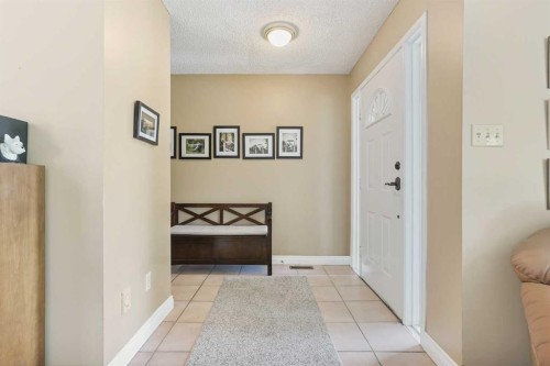 82 Sherwood Boulevard West, Lethbridge, AB 