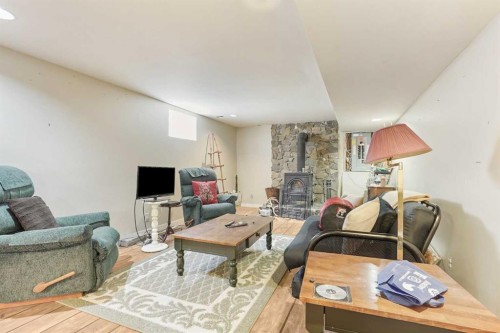 82 Sherwood Boulevard West, Lethbridge, AB 