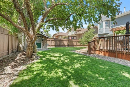 82 Sherwood Boulevard West, Lethbridge, AB 