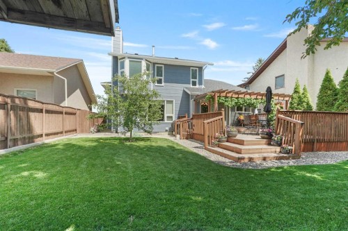 82 Sherwood Boulevard West, Lethbridge, AB 
