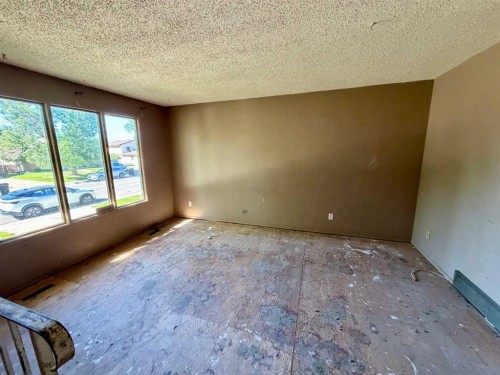 898 Red Crow Boulevard West, Lethbridge, AB 