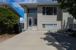 857 Blackfoot Terrace WESTLethbridge, AB T1K 7Y7