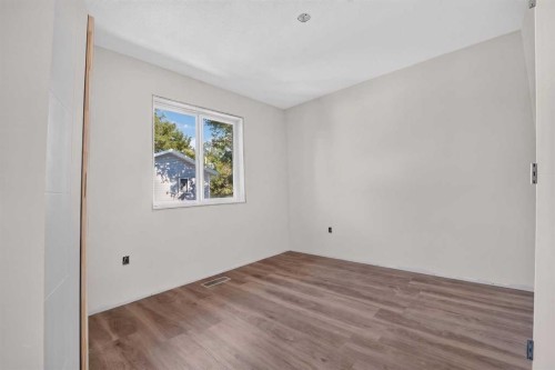 925 7 Street South, Lethbridge, AB 