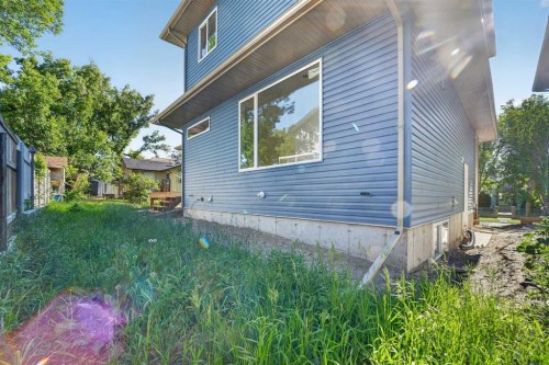 925 7 Street South, Lethbridge, AB 