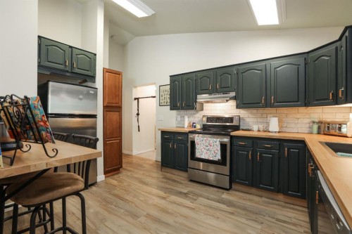 272 E 2 Avenue South, Magrath, AB 