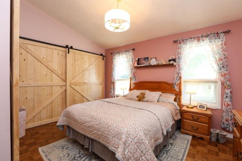 272 E 2 Avenue South, Magrath, AB 