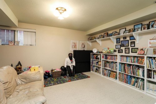 272 E 2 Avenue South, Magrath, AB 