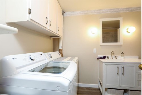 272 E 2 Avenue South, Magrath, AB 