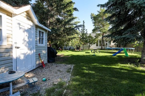 272 E 2 Avenue South, Magrath, AB 