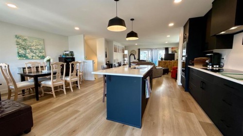 1064 Coalbrook Gate West, Lethbridge, AB 