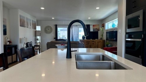 1064 Coalbrook Gate West, Lethbridge, AB 