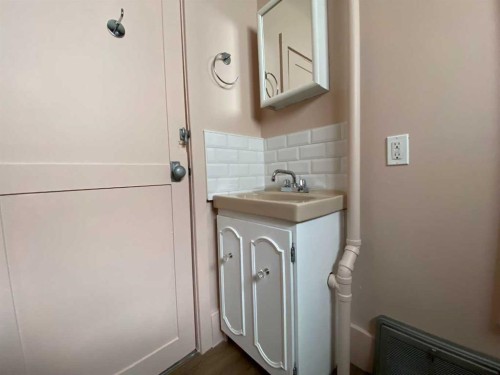 705 227 Street, Hillcrest, AB - Indoor