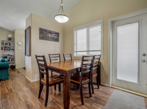 825 Silkstone Close West, Lethbridge, AB 