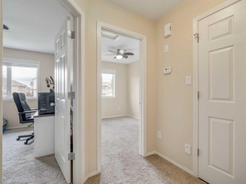 825 Silkstone Close West, Lethbridge, AB 