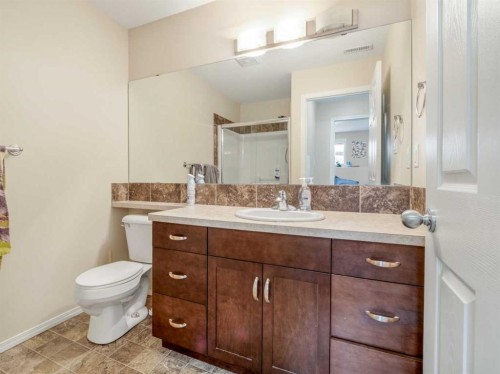 825 Silkstone Close West, Lethbridge, AB 