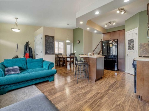 825 Silkstone Close West, Lethbridge, AB 