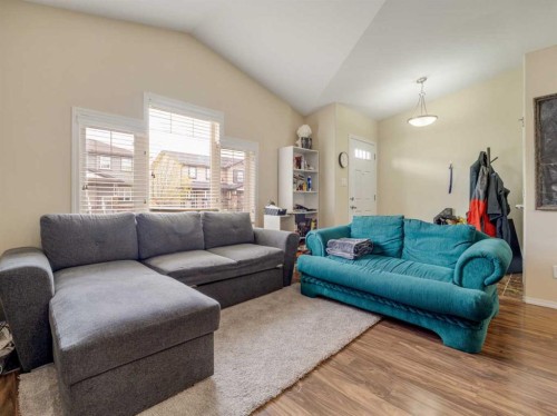 825 Silkstone Close West, Lethbridge, AB 