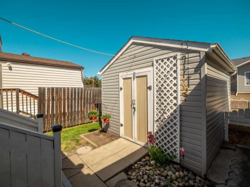22 Westover Crescent, Claresholm, AB 