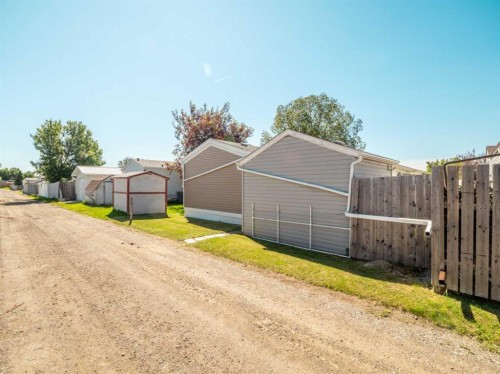 22 Westover Crescent, Claresholm, AB 