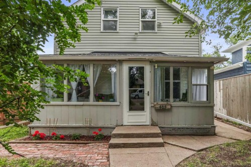 405 12B Street NORTH Lethbridge, AB T1H 2L3